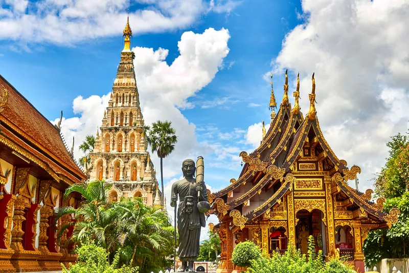 Bangkok Shopping: The Local's Guide to Chatuchak, MBK, and Hidden Wholesale Markets