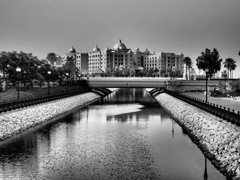 The Pearl-Qatar Luxury Weekend