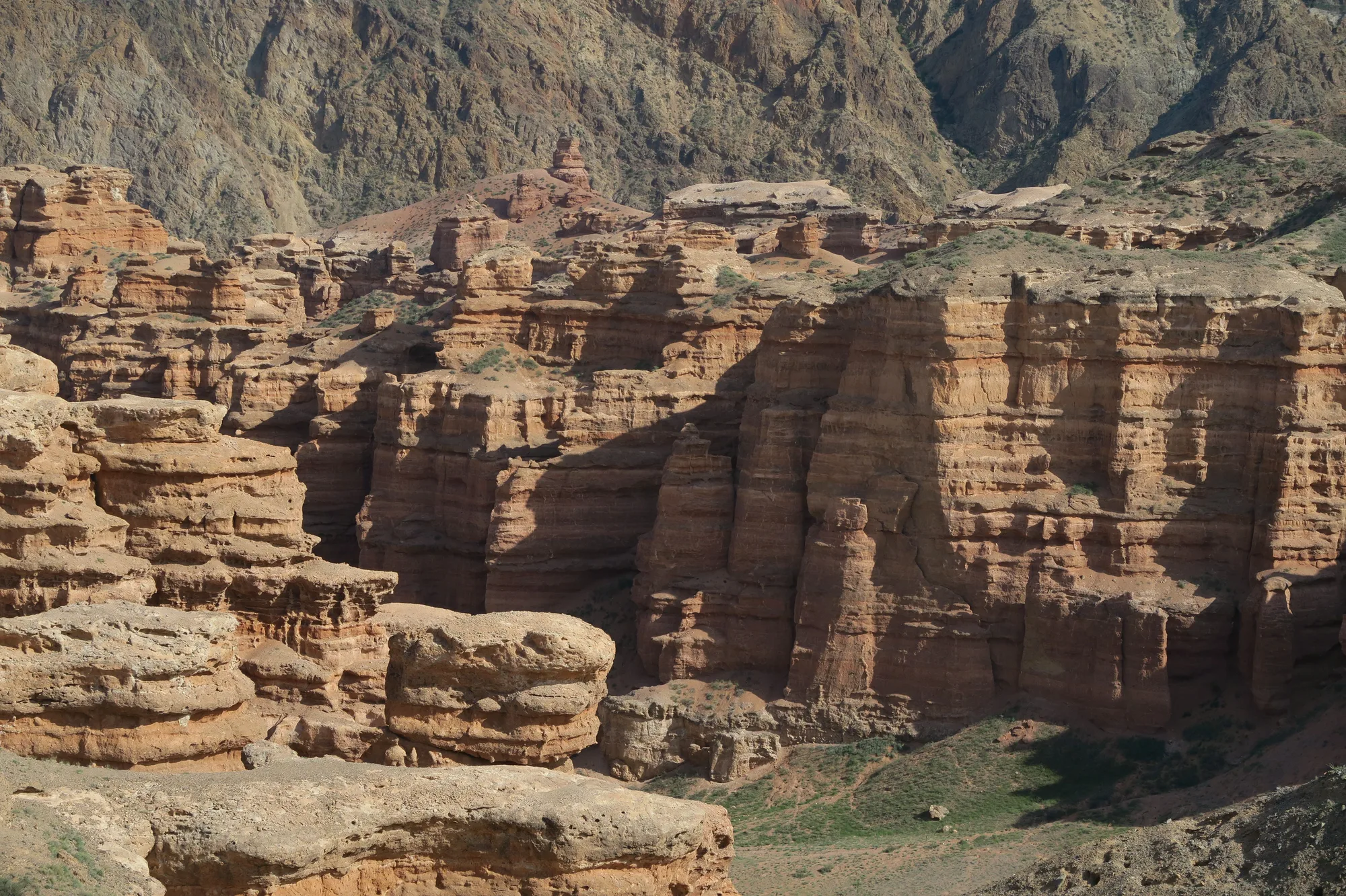 Charyn Canyon travel 1