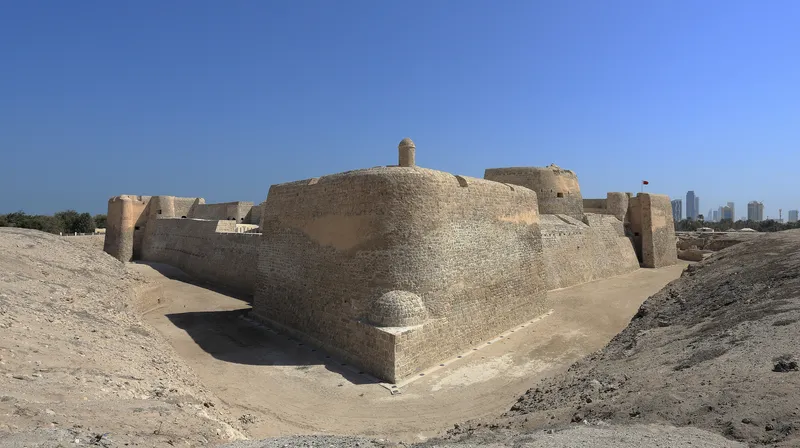 Bahrain Fort (Qal'at al-Bahrain) travel 4