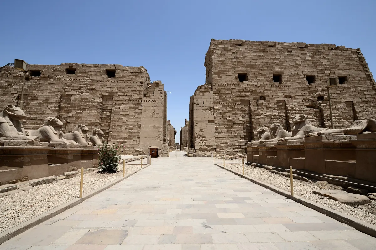 Luxor travel 1